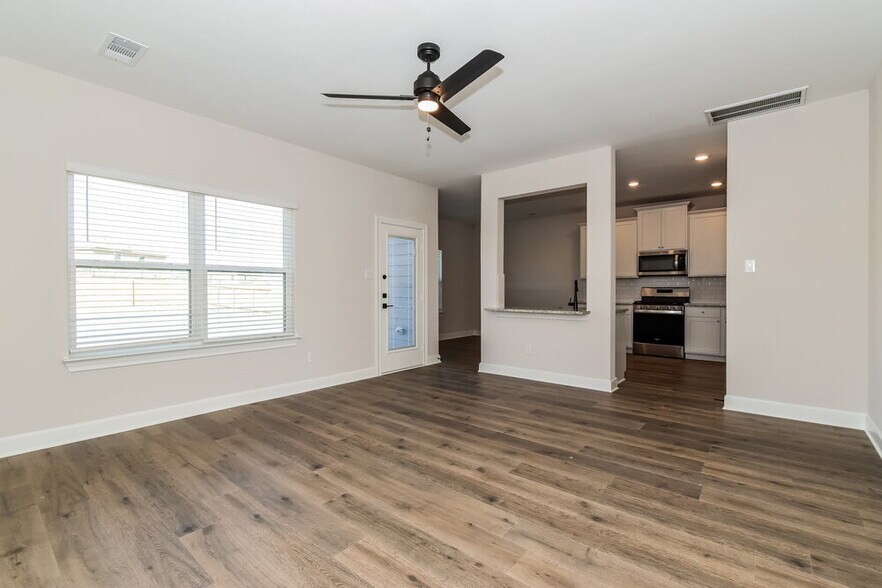 Building Photo - 1300 Princeton Hts Blvd