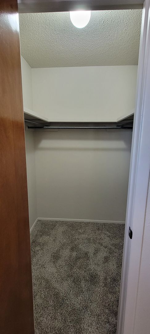 Building Photo - COLONIAL PARK LUXURY CONDO TOTAL UPDATED