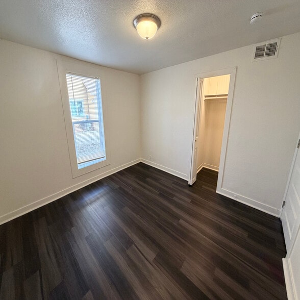 Building Photo - 114 9th Ave