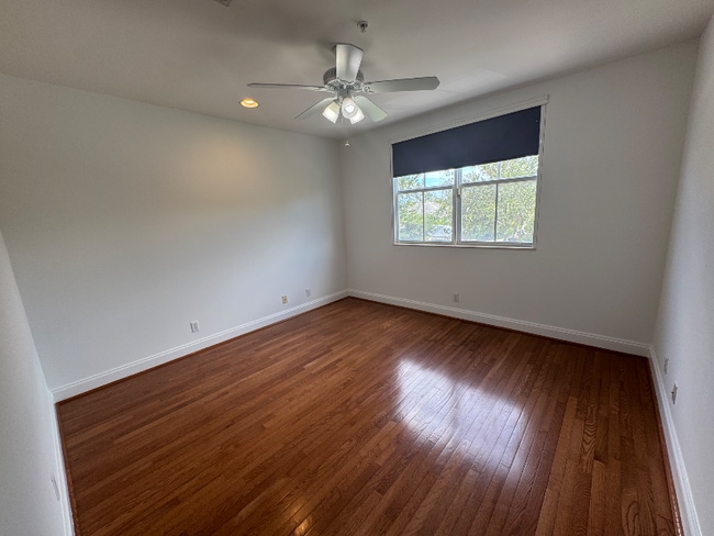 Building Photo - 2515 NE 18th St