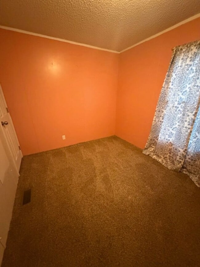 Building Photo - NEW RENTAL LISTING - NO HUD NO SECTION 8