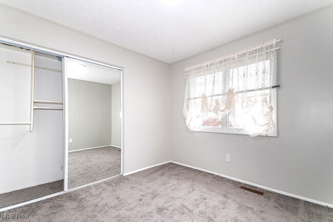 Building Photo - 6330 Cumberland Dr