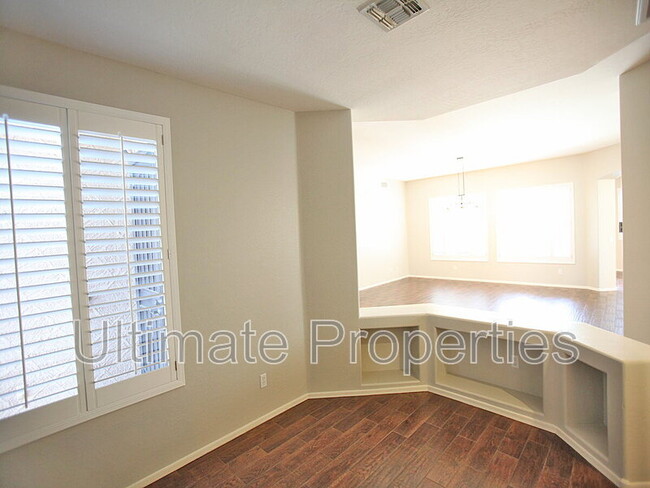 Building Photo - 8711 W Bajada Rd