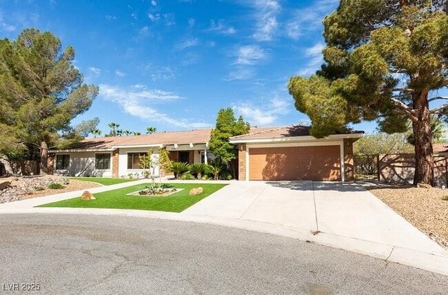 Primary Photo - 7040 Bailey Cir