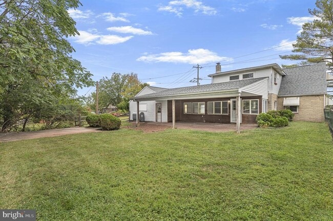 Building Photo - 219 S Pleasantview Rd