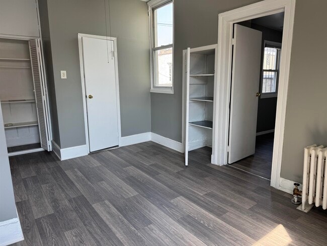 Building Photo - 132 43rd St