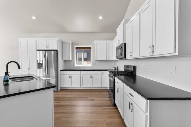 Building Photo - Exceptionally Maintained 3 Bedroom Home in Coeur d'Alene
