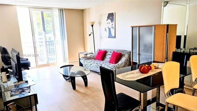 Building Photo - 16851 NE 23rd Ave