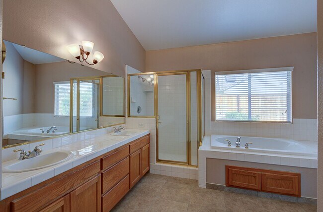 Building Photo - 2898 E Pryor Dr