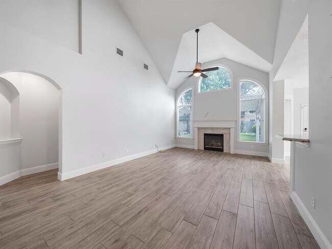 Building Photo - 22422 Water Edge Ln