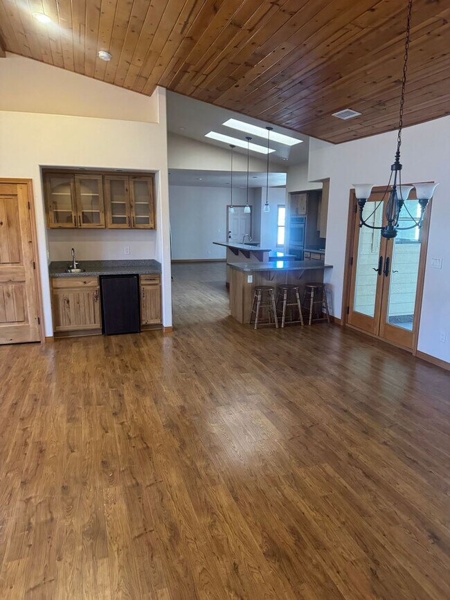 Building Photo - * LEASE PENDING Beautiful 4-Bedroom Home on Acreage | Peaceful Doney Park Living