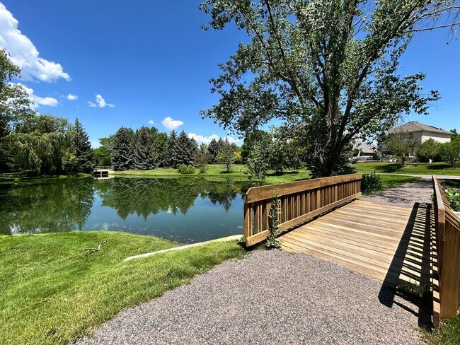 Building Photo - Gorgeous 4 Bedroom Townhome Steps from Boulder Country Club