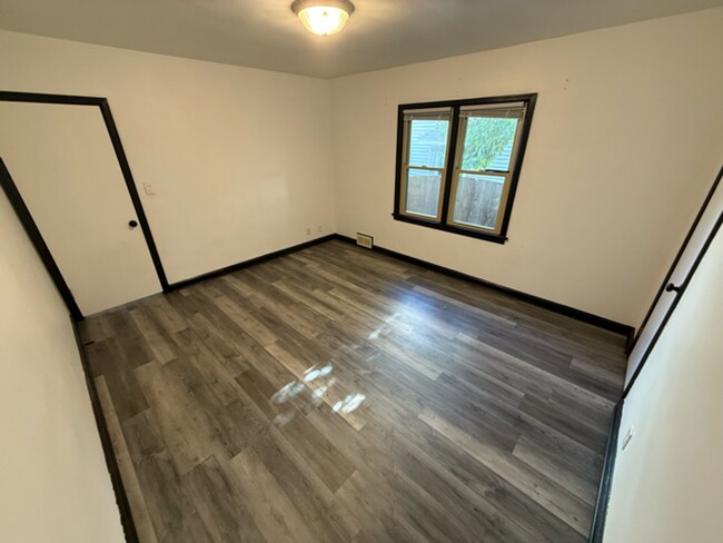 Building Photo - Caleb Hyatt - Tenant Placement