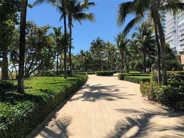 Building Photo - 10185 Collins Ave