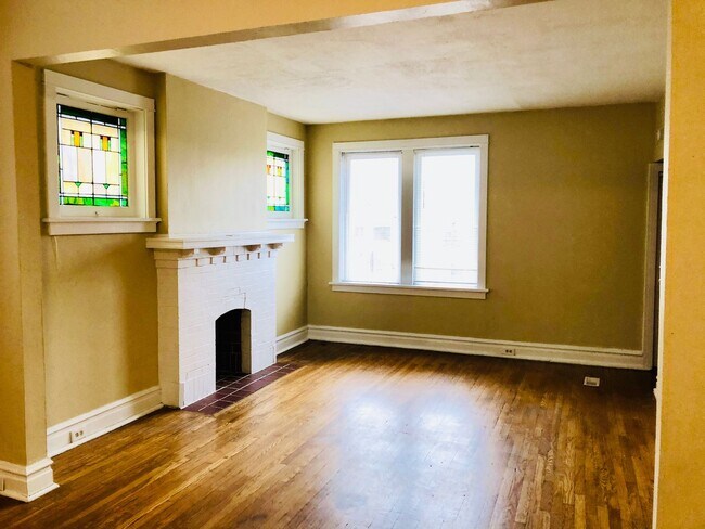 Building Photo - 4122-4124-4124 S Grand Blvd