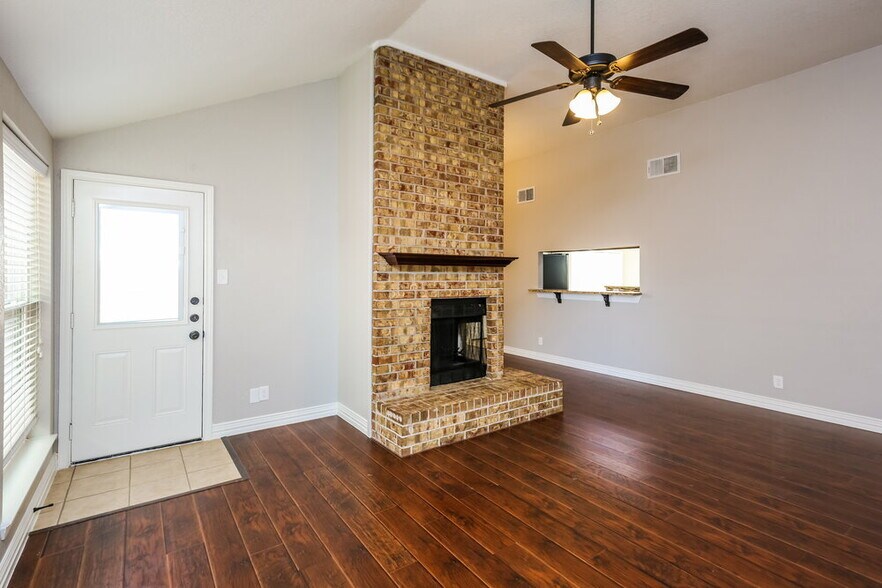 Building Photo - 8705 Elbe Trail