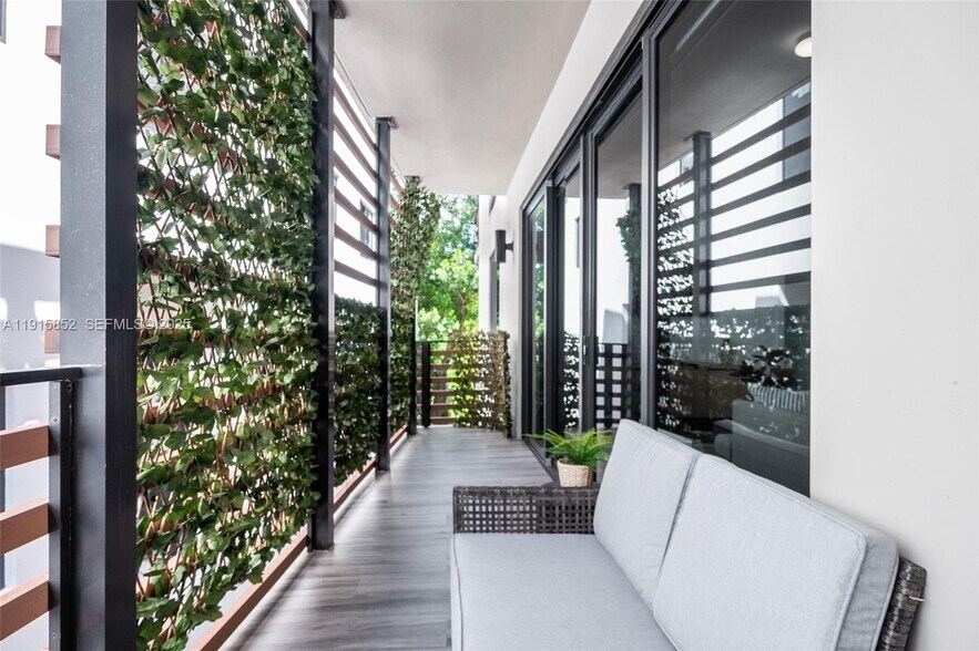 Building Photo - 2955 Bird Ave