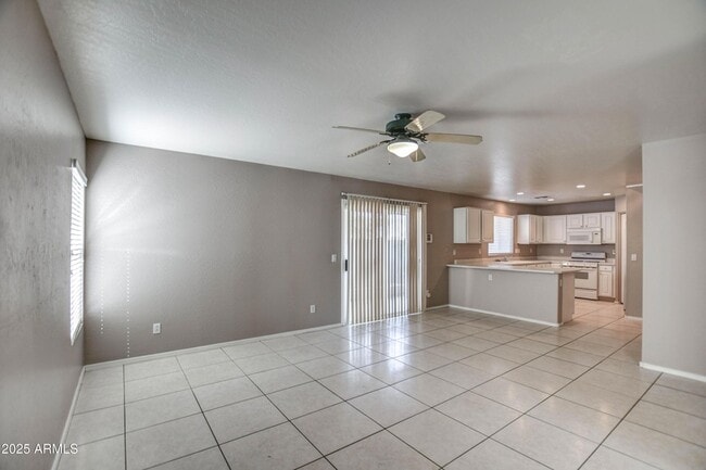 Building Photo - 6660 E Riverdale St