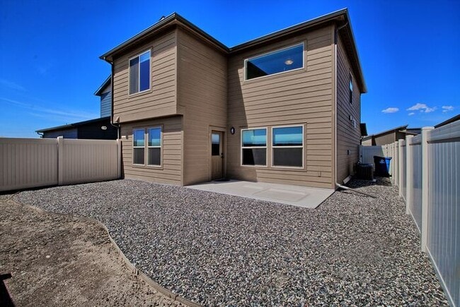 Building Photo - Modern 3 Bedroom 3 Bath Townhome in New Construction Neighborhood
