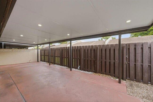 Building Photo - 11601 SW 123rd Ave