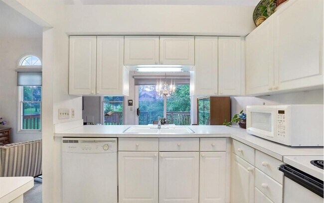 Building Photo - 24267 Weathervane Ct