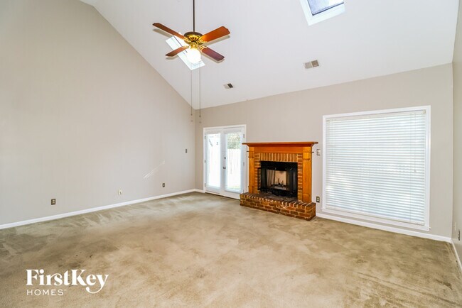 Building Photo - 8861 Fairway Gardens Dr