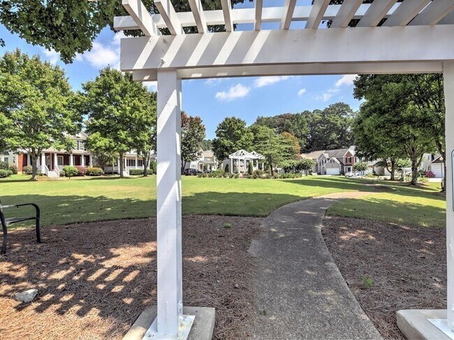 Building Photo - 720 Gardenside Cir SE