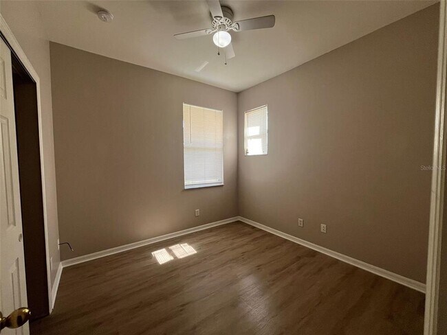 Building Photo - 13282 SW Pembroke Cir N