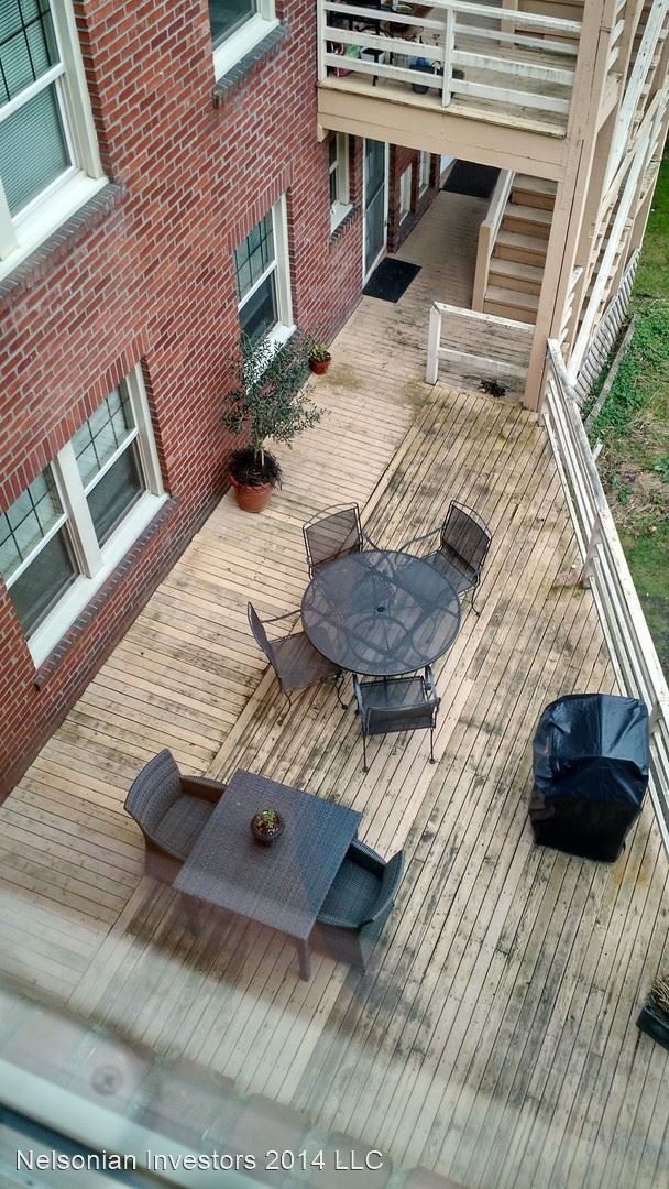 Building Photo - 2605-4409 44th Ave SW