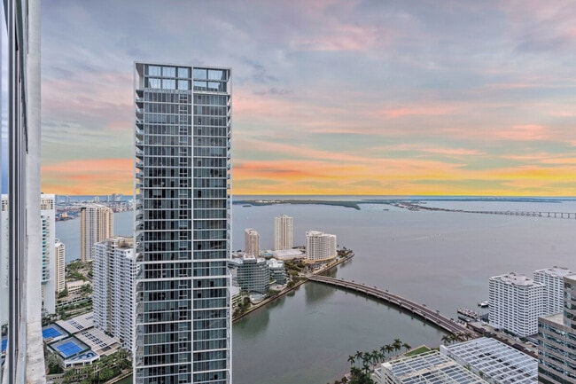 Building Photo - 631 Brickell Ave