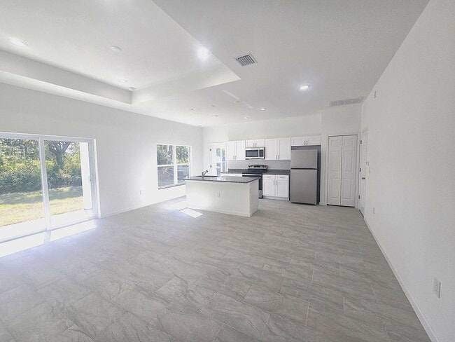 Building Photo - Brand new 4/2/2  House