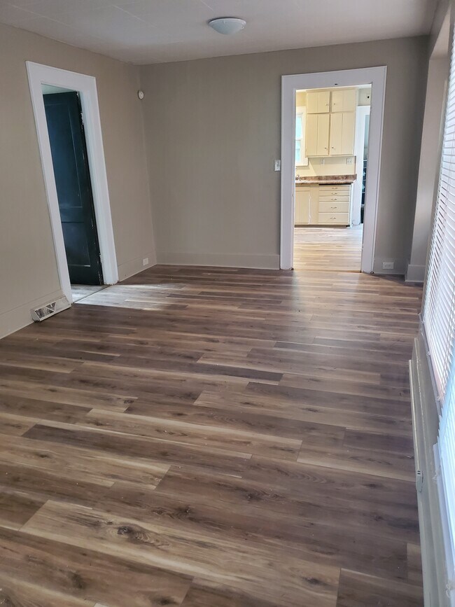 Building Photo - 110 Grove St