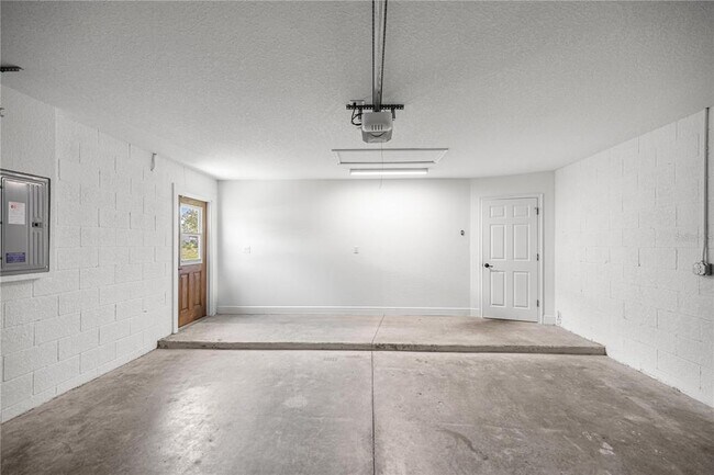 Building Photo - 16062 SE 89th Terrace
