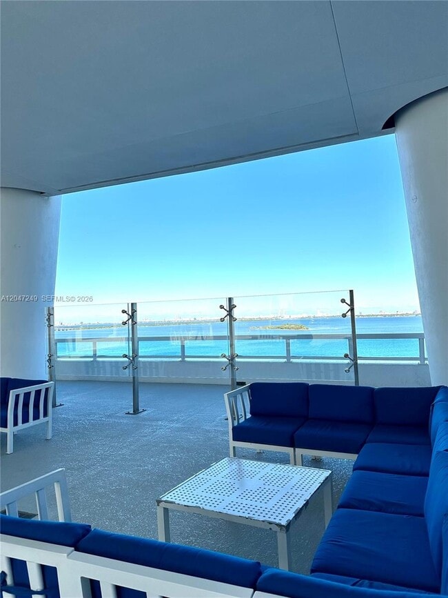 Building Photo - 1800 N Bayshore Dr