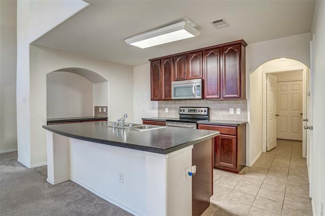 Building Photo - 9948 Fleetwood Dr