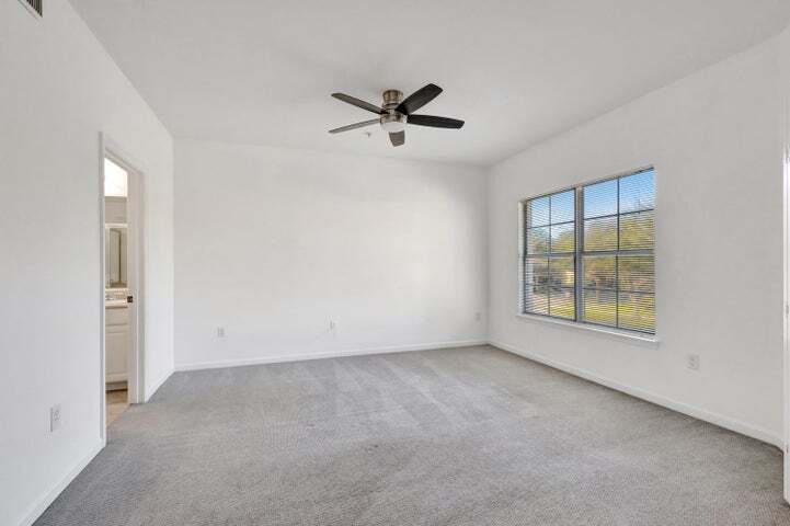 Building Photo - 826 Dakota Dr