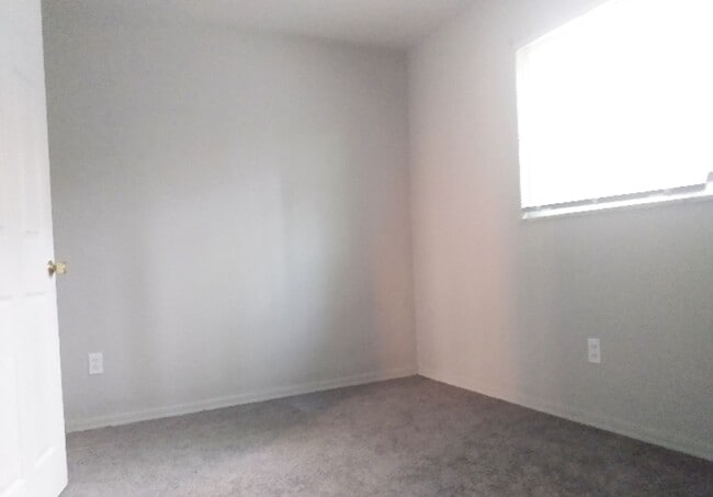 Building Photo - 249 Senator Pl