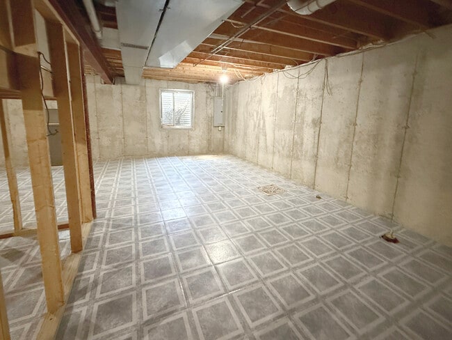 Building Photo - 1278 Knolls Ave S