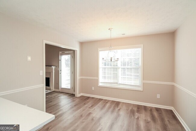 Building Photo - 1530 Range Heights Terrace