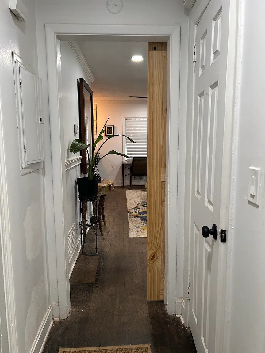 Building Photo - Room in Duplex on Polar Rock Pl SW