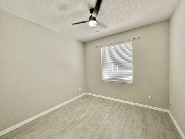 Building Photo - Gorgeous 3/2 Pool Home in Apopka's Parkside at Errol Estate!