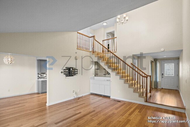 Building Photo - 7898 Gate Way