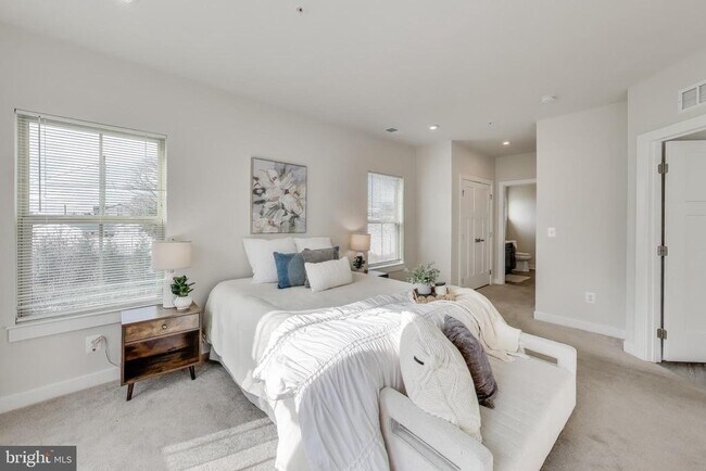 Building Photo - 10020 Ruffian Wy