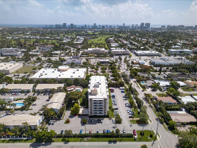 Building Photo - 1831 NE 38th St