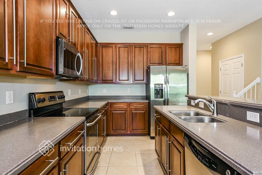 Building Photo - 3943 Hillstead Ln