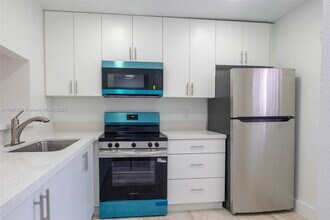 Building Photo - 19821 SW 114th Ave