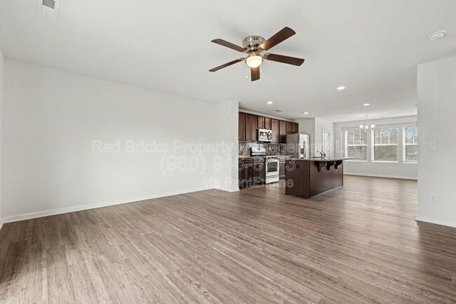 Building Photo - 8240 Waxhaw Hwy