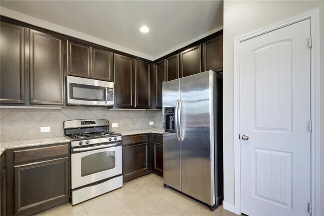 Building Photo - 8528 White Ibis Dr
