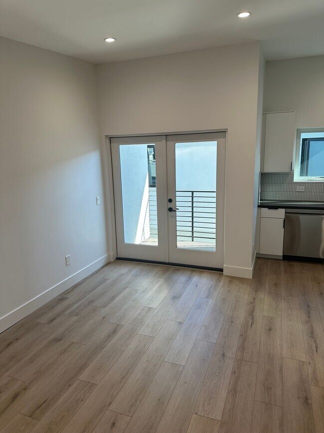 Building Photo - 2320 F St