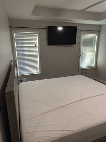 Primary Room - 409 Williamsport Dr